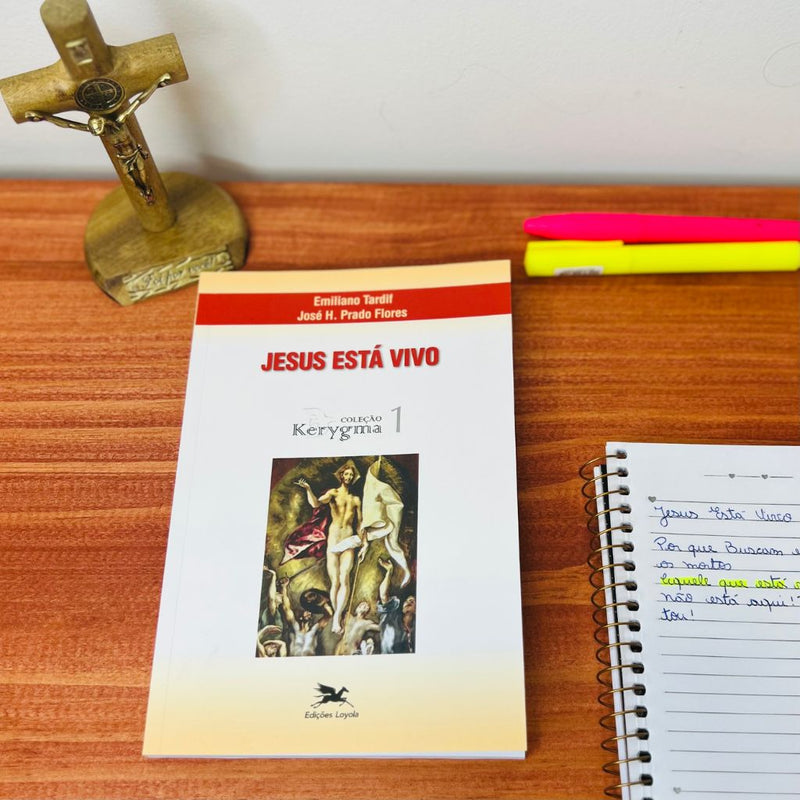 Livro Jesus Está Vivo